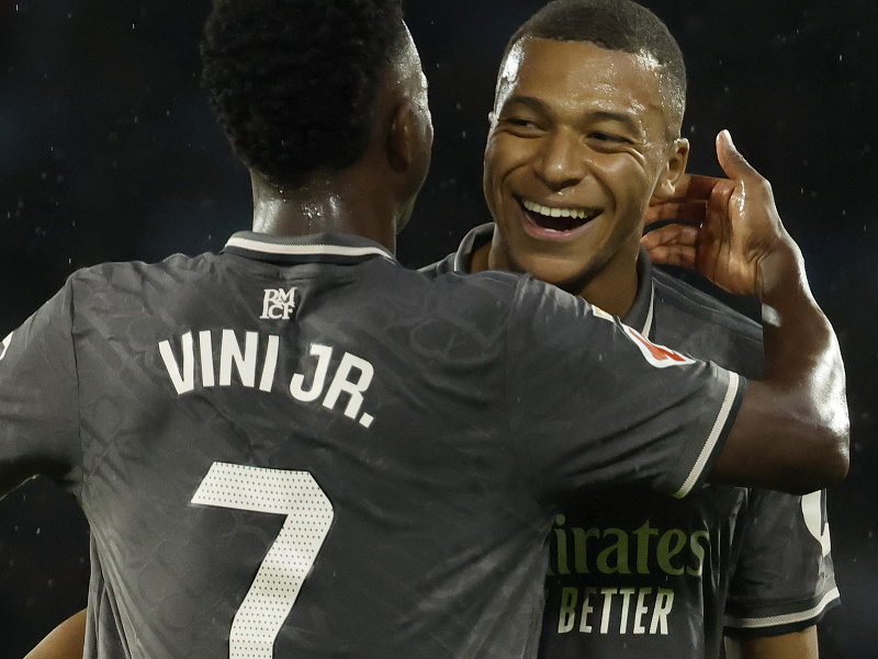 Vinícius Júnior a Kylian Mbappé oslavujú gól