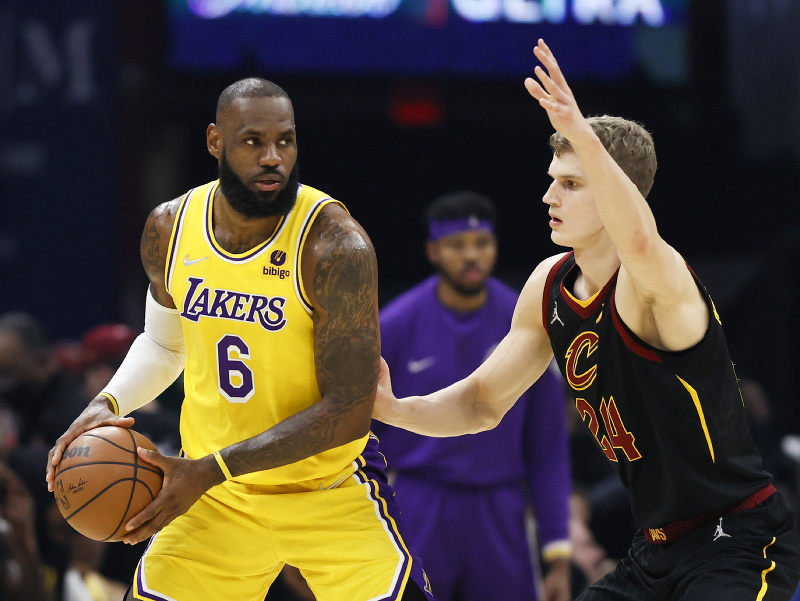 LeBron James s loptou