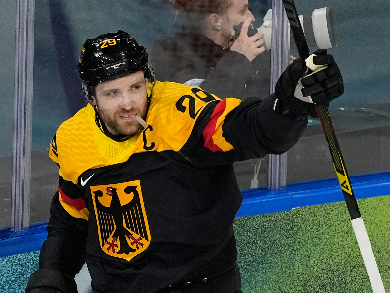 Nemecká hviezda Leon Draisaitl sa raduje z gólu