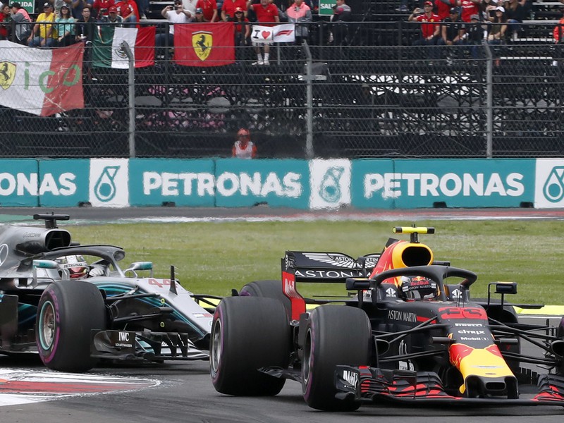 Max Verstappen a Lewis Hamilton