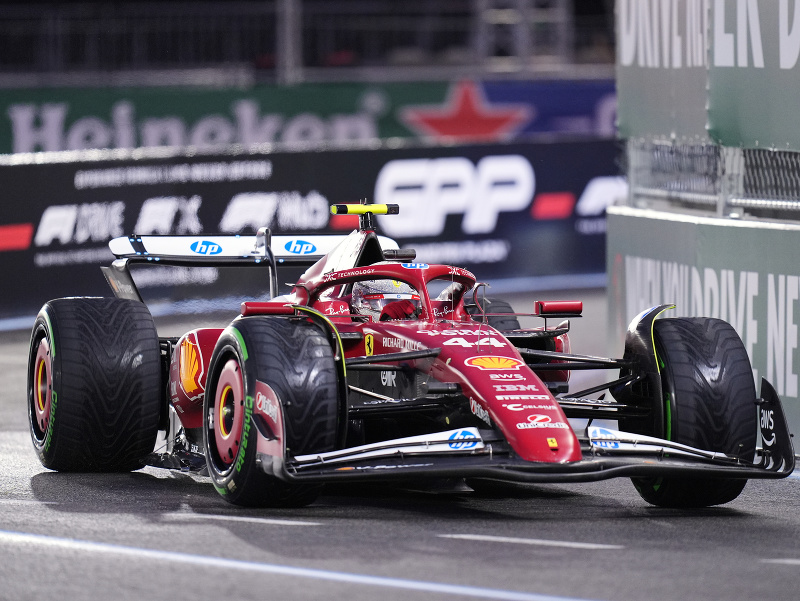 Lewis Hamilton v Las Vegas prvýkrát v kariére obsadil v kvalifikácii posledné miesto