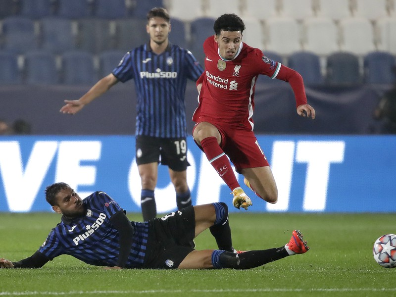 Jose Luis Palomino a Trent Alexander-Arnold