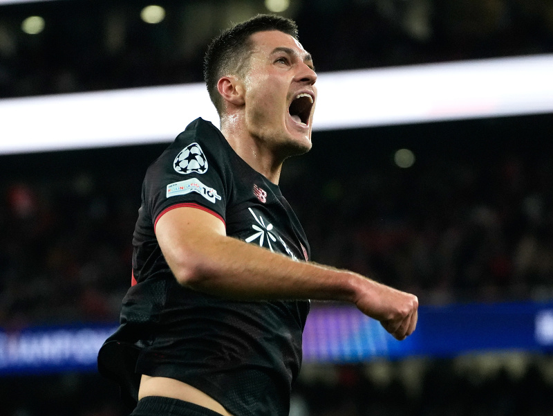 Český futbalista Patrik Schick v drese Bayeru Leverkusen