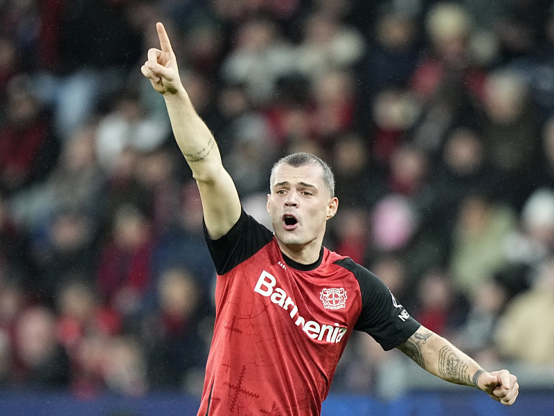 Granit Xhaka oslavuje gól