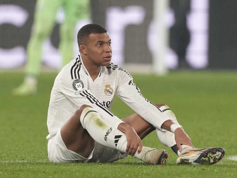 Zranený Kylian Mbappé