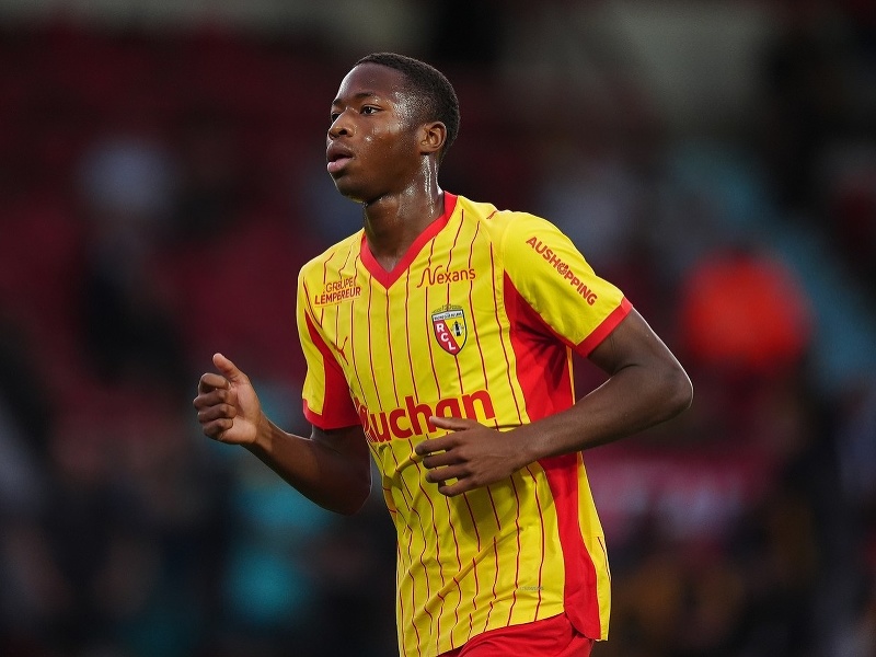  Jhoanner Chávez v drese RC Lens