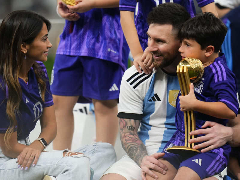 Lionel Messi so synom a manželkou