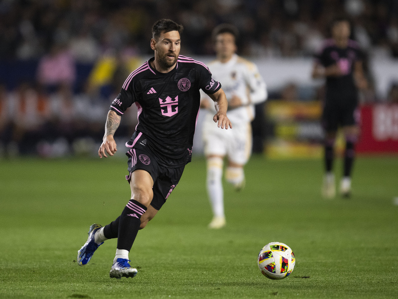 Lionel Messi v akcii s loptou