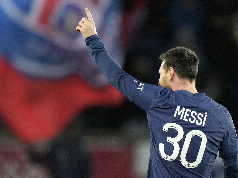 Futbalista PSG Lionel Messi sa teší po strelení gólu
