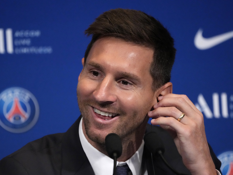 Parížania oficiálne predstavili Lionela Messiho