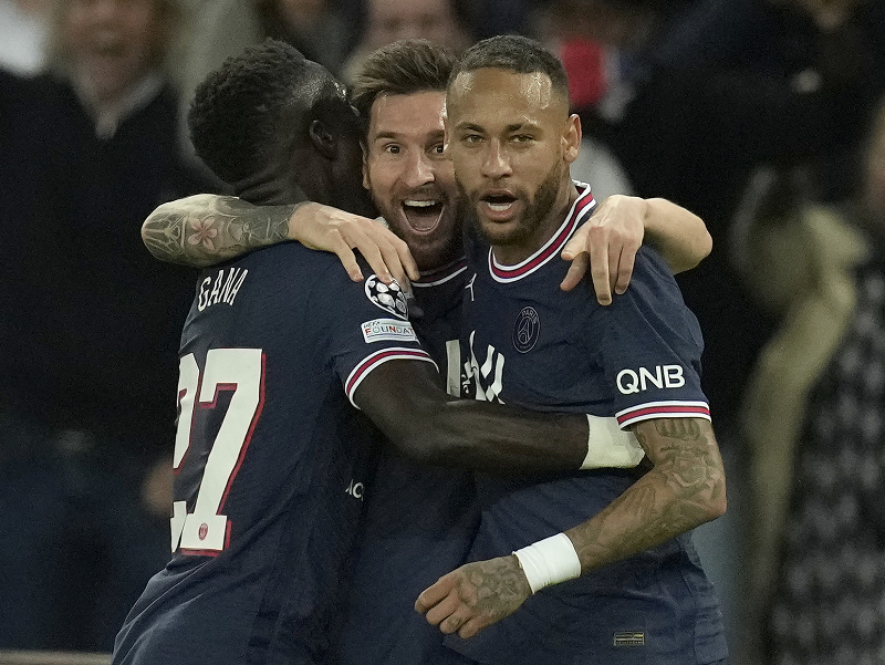 Lionel Messi oslavuje svoj prvý gól v drese Paríža Saint Germain