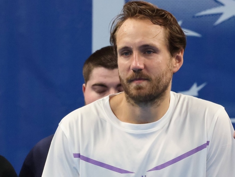 Francúzsky tenista Lucas Pouille počas finálového zápasu v Lille