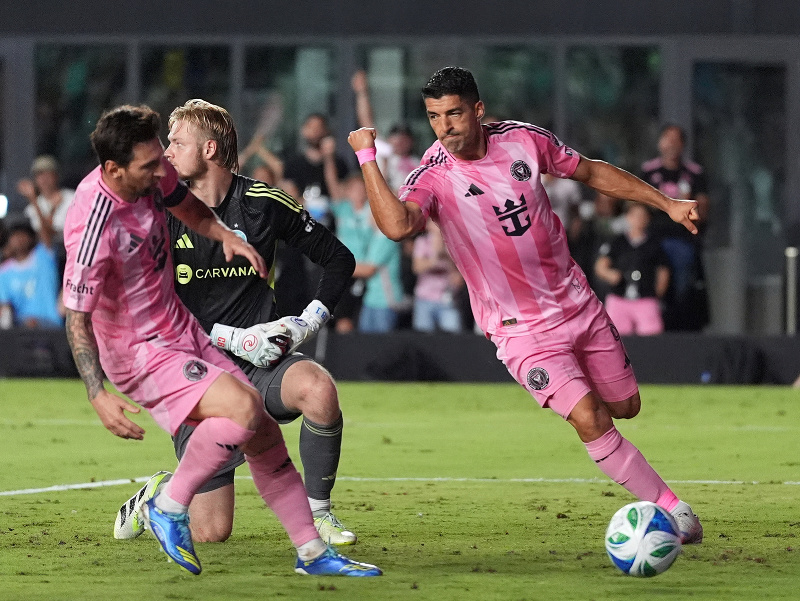Luis Suárez oslavuje strelený gól v drese Miami