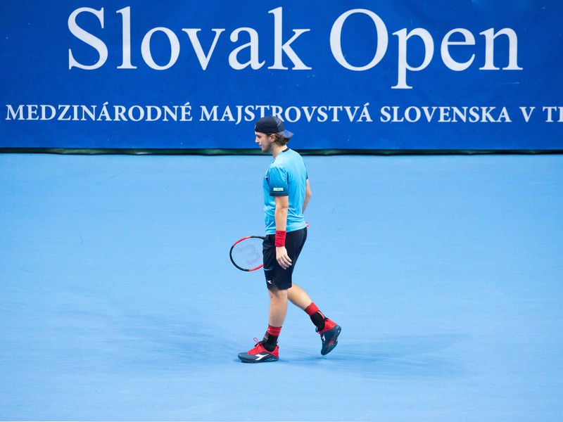 Slovenský tenista Lukáš Lacko počas tenisového zápasu 1. kola dvojhry mužov na turnaji ATP Challenger Tour Peugeot Slovak Open