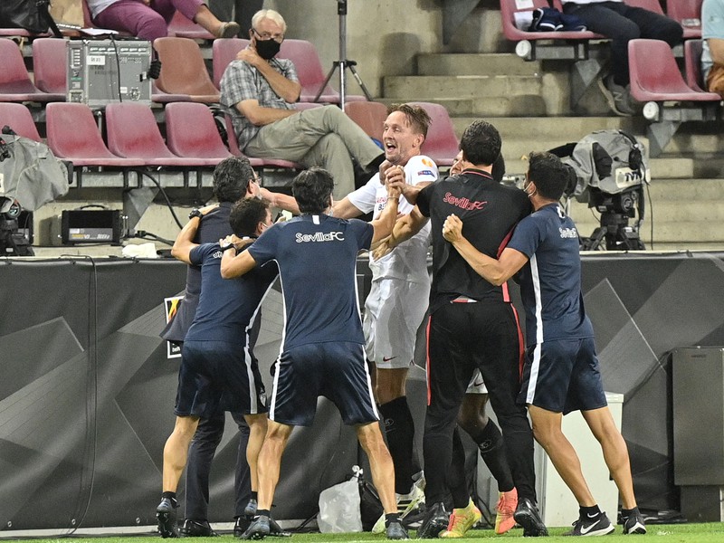 Luuk de Jong sa teší po strelení svojho druhého gólu