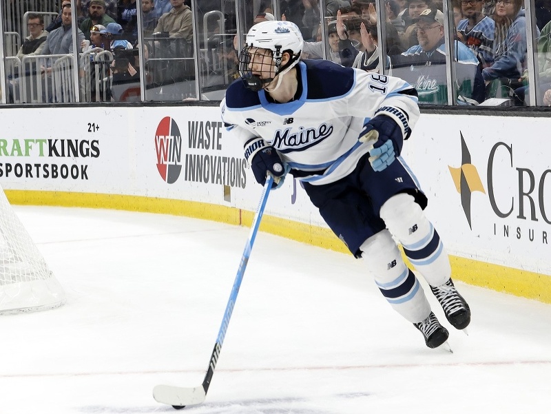 Taylor Makar v drese Maine Black Bears