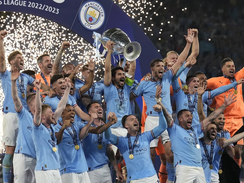 Futbalisti Manchestru City  oslavujú premiérový triumf v Lige majstrov 