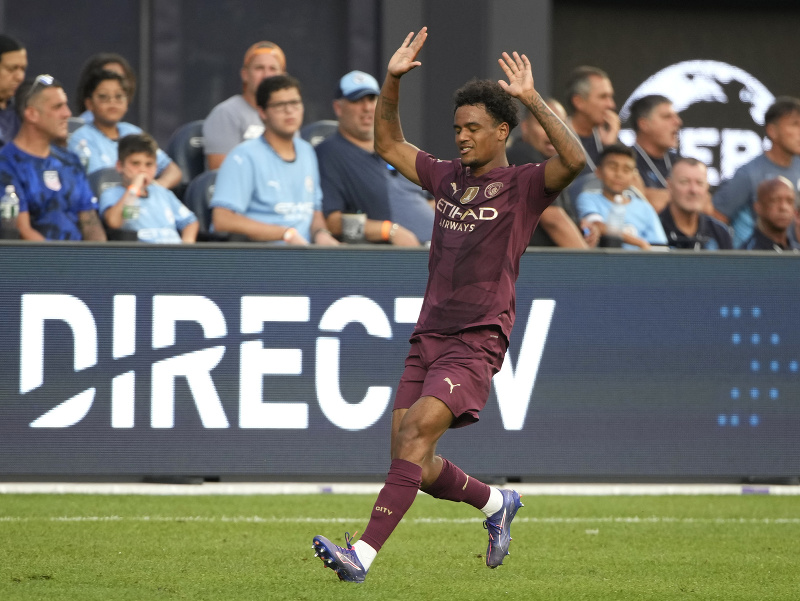 Nórsky futbalista Oscar Bobb v drese Manchestru City