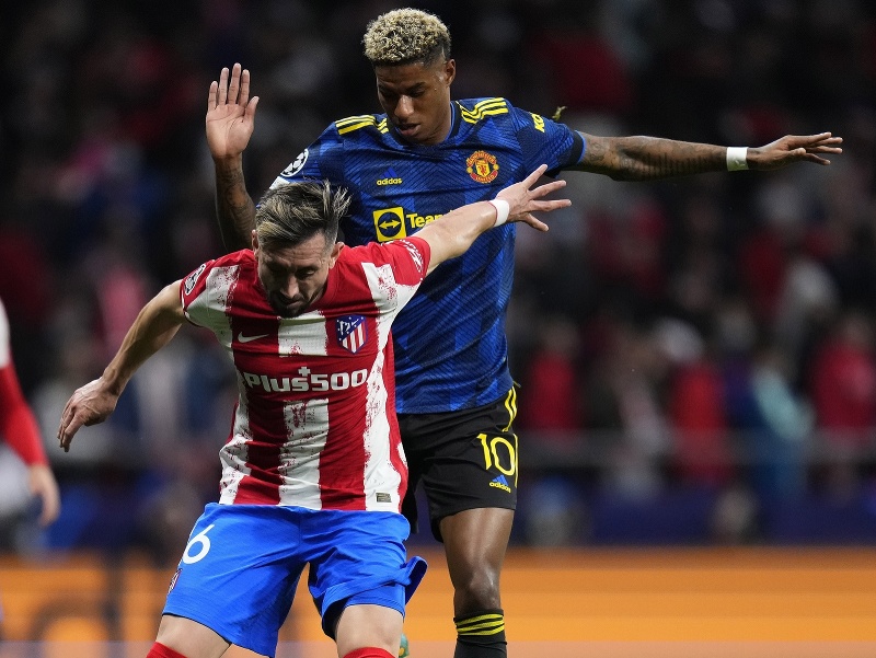Marcus Rashford a Hector Herrera
