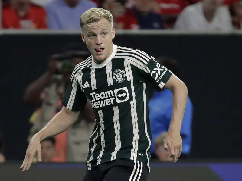 Holandský záložník Donny van de Beek