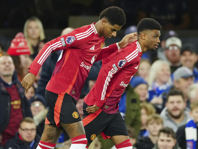 Manchesterské duo Marcus Rashford - Amad Diallo