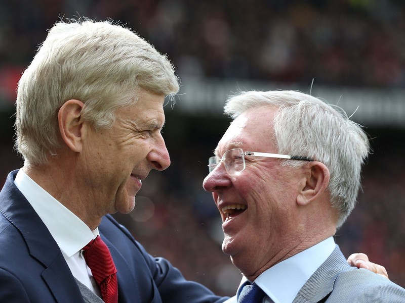 Sir Alex Ferguson sa zdraví s Arséneom Wengerom
