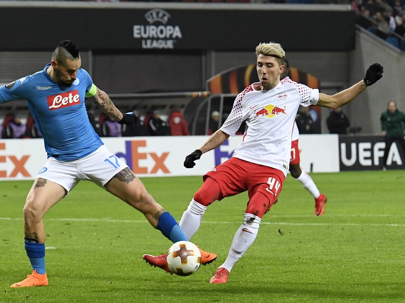 Kevin Kampl a Marek Hamšík v súboji o loptu