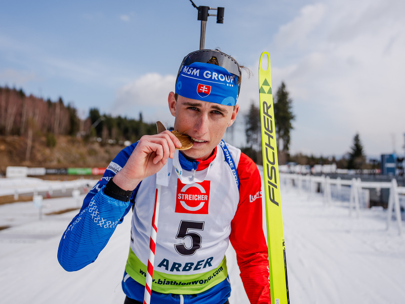 Slovenský biatlonista Markus Sklenárik sa stal majstrom sveta v šprinte kadetov na mládežníckom šampionáte v nemeckom Arberi. 