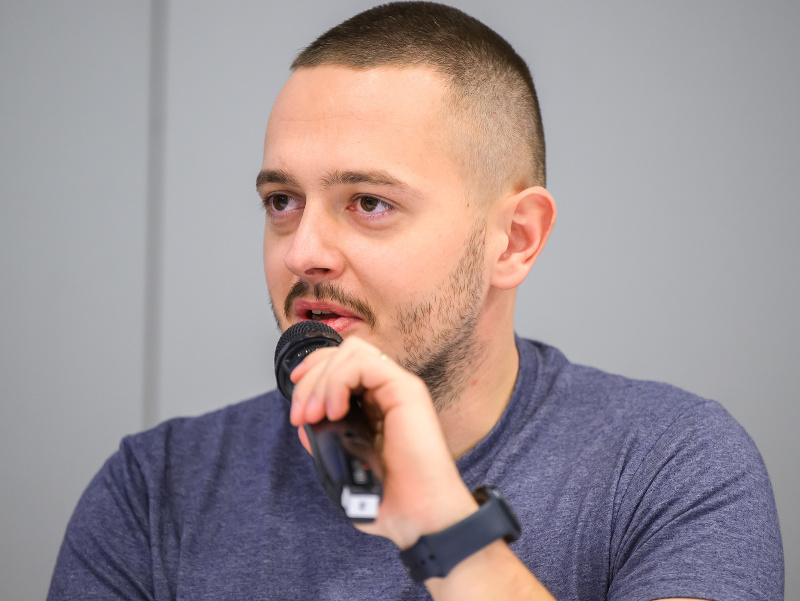 Na snímke parahokejista Martin Joppa počas tlačovej konferencie pri príležitosti postupu parahokejovej reprezentácie na ZPH 2026