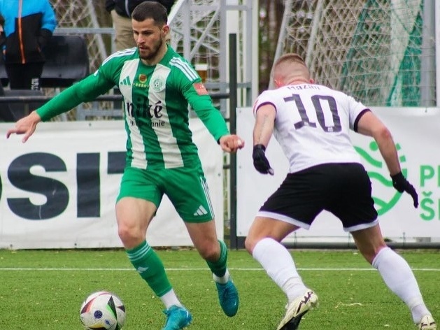 Slovenský futbalista Martin Regáli v drese Tatrana Prešov