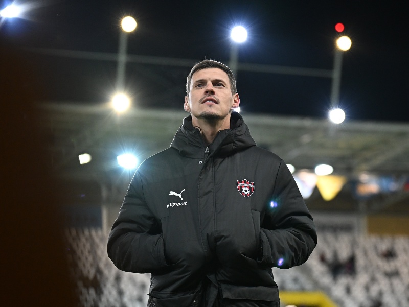 Na snímke tréner Trnavy Martin Škrtel počas zápasu Niké ligy 
