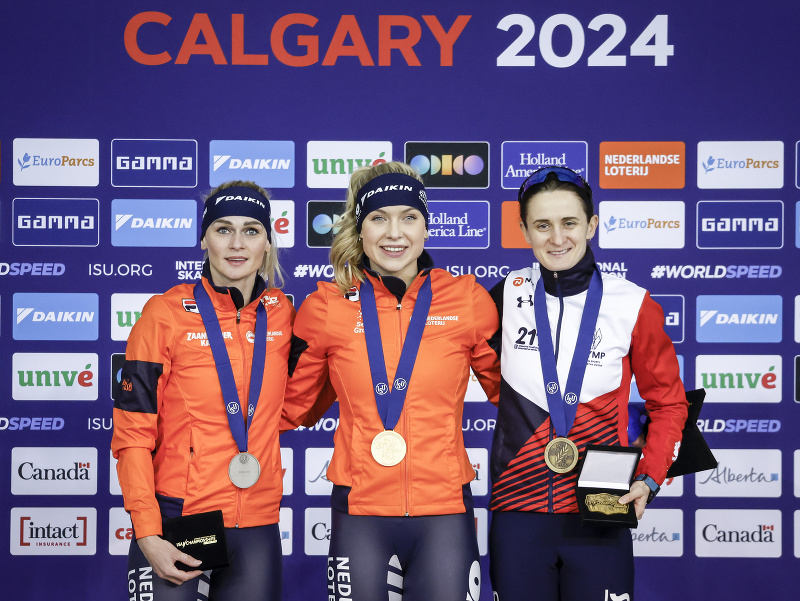 Rýchlokorčuliarka Martina Sáblíková skončila na majstrovstvách sveta v Calgary tretia aj v pretekoch na 5000 metrov. 