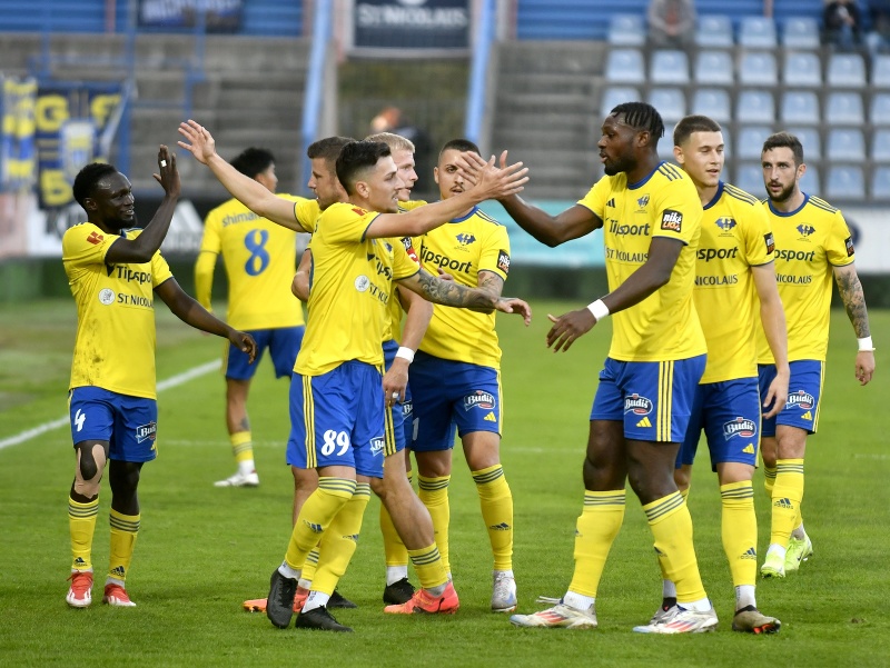 Hráči MFK Zemplín Michalovce oslavujú gól