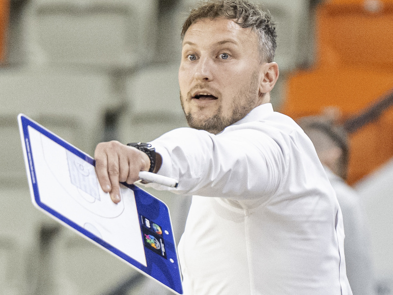 Na snímke tréner Levíc Michal Madzin