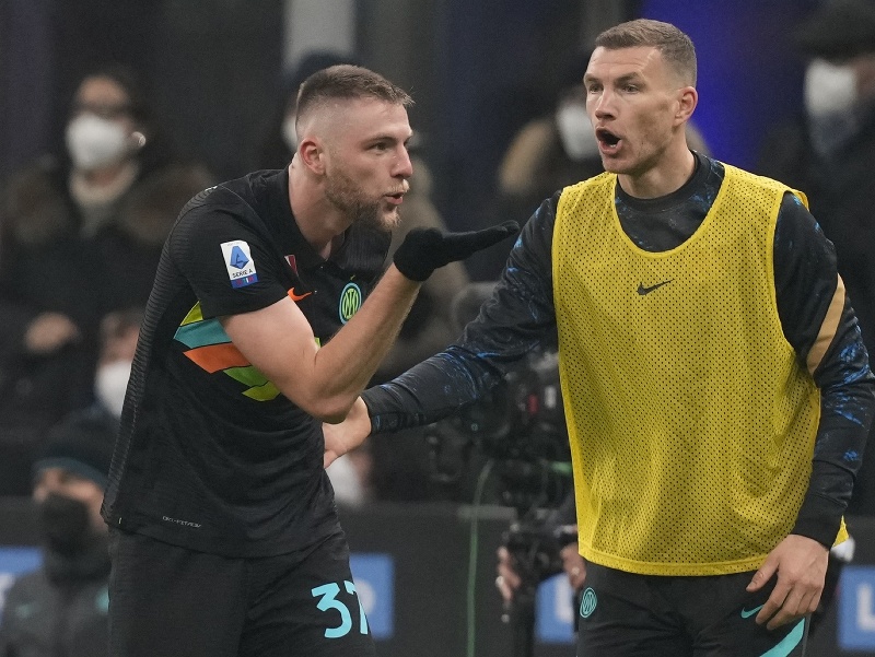Milan Škriniar oslavuje strelený gól