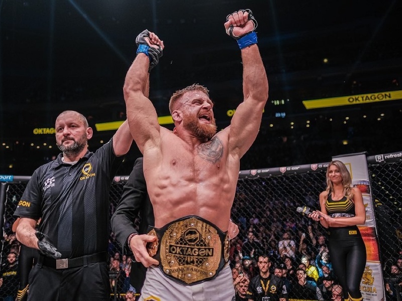 Novým MMA šampiónom organizácie Oktagon v strednej váhe sa stal Patrik Kincl