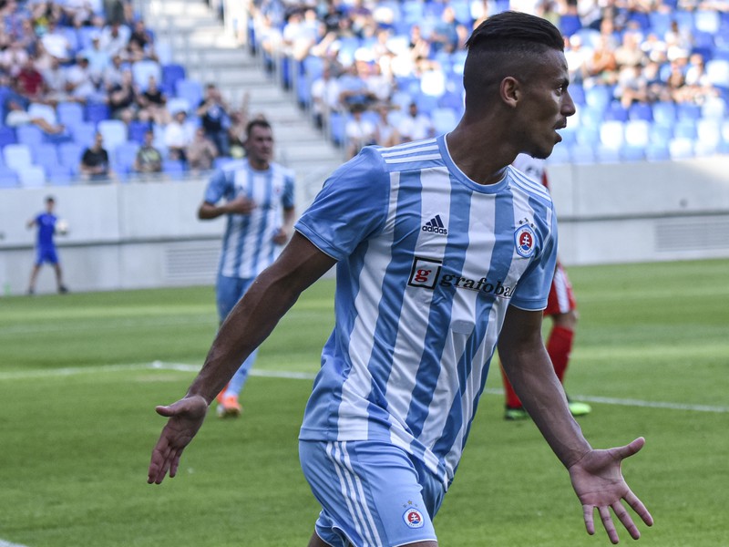 Moha (ŠK Slovan Bratislava) oslavuje gól