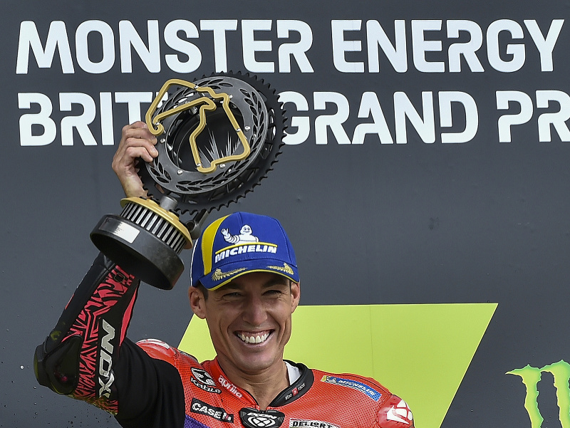 Aleix Espargaro a jeho víťazné oslavy