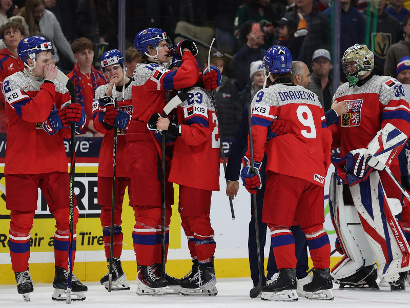 Sklamaní českí hokejisti po prehre vo finále MS U20