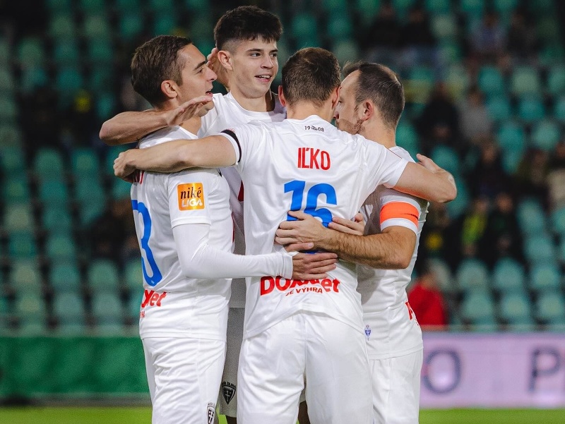 Hráči MŠK Žilina oslavujú gól