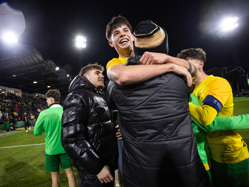 Na snímke radosť z víťazstva hráčov Žiliny po zápase šestnásťfinále mládežníckej Ligy majstrov