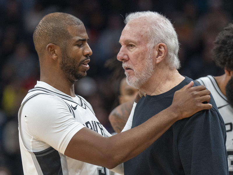 Gregg Popovich so svojím zverencom Chrisom Paulom