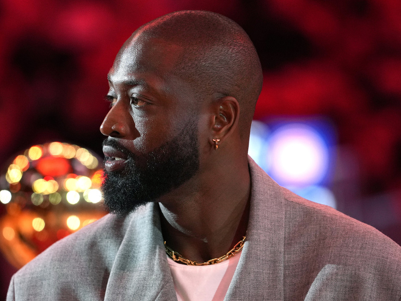 Legenda Miami Heat Dwyane Wade na zápase po odhalení svojej sochy priamo pred arénou
