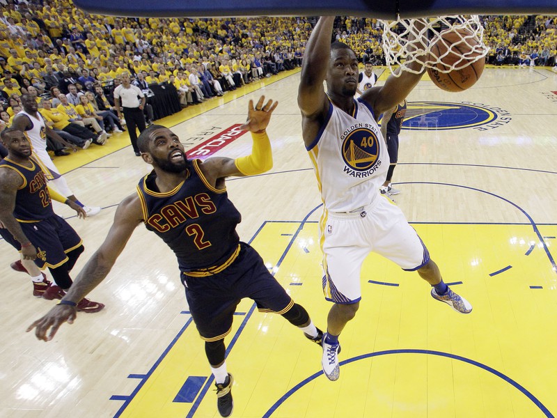 Kyrie Irving a Harrison Barnes