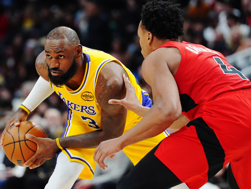 LeBron James a Scottie Barnes 