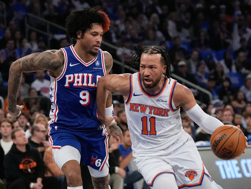Jalen Brunson a Kelly Oubre Jr. 