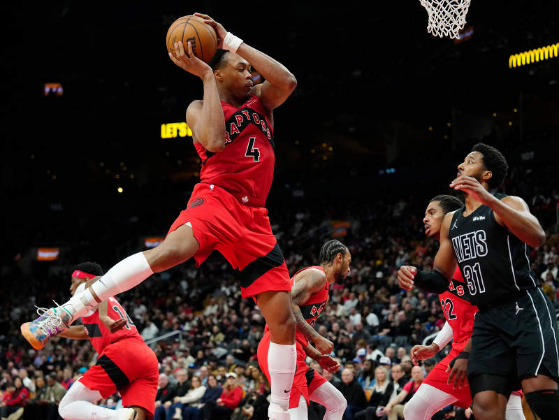 Basketbalista Scottie Barnes z tímu Toronto Raptors v nájazde na kôš