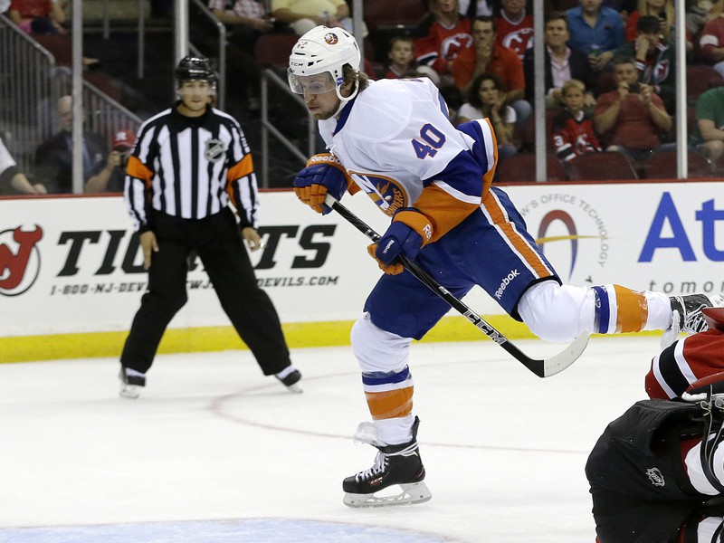 Michael Grabner z New York Islanders už svojmu trestu za nepovolený bodyček neujde.