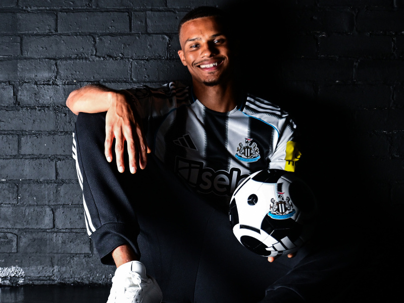 Malick Thiaw prestúpil z AC Miláno do Newcastlu United