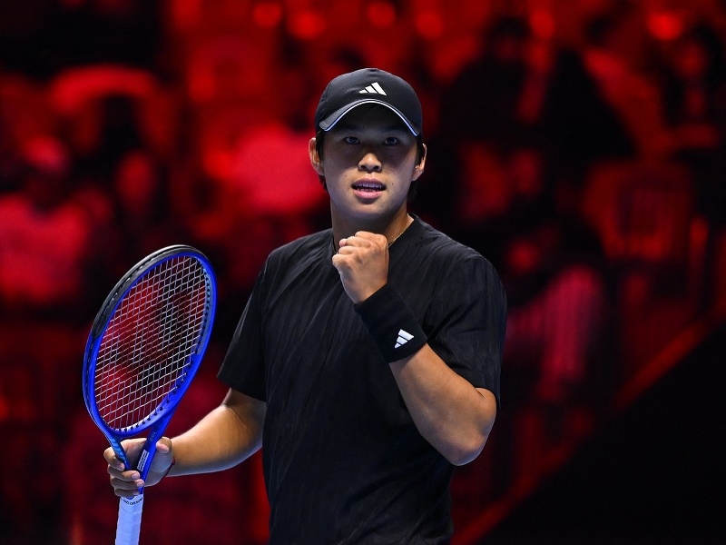 Američan Learner Tien po roku ovládol Next Gen ATP Finals